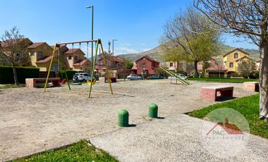 🏡 ¡Tu nuevo hogar en Valle Lo Campino! Casa familiar en venta en Quilicura 5D/3B + Terraza y piscina