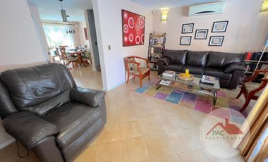 🏡 ¡Tu nuevo hogar en Valle Lo Campino! Casa familiar en venta en Quilicura 5D/3B + Terraza y piscina