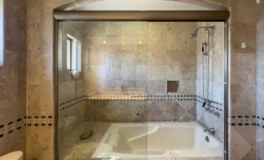 HERMOSA CASA EN RENTA EN COTO LOMA REAL