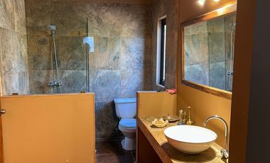 Hermosa Parcela con casa y cabaña en el Valle De Los Artistas de Lolol, VI Región.