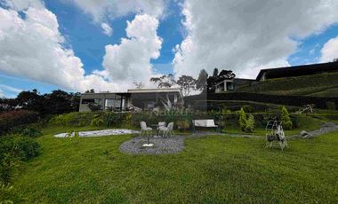 Casa campestre en Parcelación cerrada La Ceja