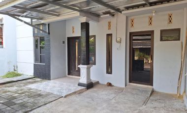 Dijual Rumah 2 Lantai 3 Kamar Tidur di Maguwojarjo Dekat Lotte Mart; Murah