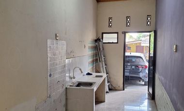 Dijual Rumah 2 Lantai 3 Kamar Tidur di Maguwojarjo Dekat Lotte Mart; Murah