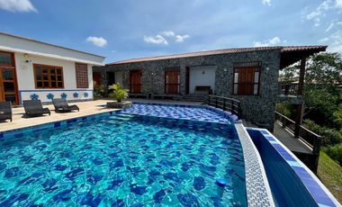 ALQUILER DE FINCA PRIVADA SANTA CLARA INF AL3017984838 EN YOPAL DISPONIBLE PARA TEMPORADA.