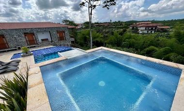 ALQUILER DE FINCA PRIVADA SANTA CLARA INF AL3017984838 EN YOPAL DISPONIBLE PARA TEMPORADA.