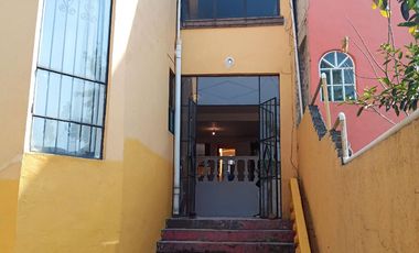 VENDO CASA DUPLEX MUY AMPLIA EN CALLE CERRADA A 10 MINUTOS DEL METROBUS EL CAMINERO EN TLALPAN