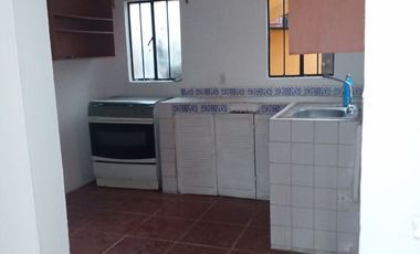 VENDO CASA DUPLEX MUY AMPLIA EN CALLE CERRADA A 10 MINUTOS DEL METROBUS EL CAMINERO EN TLALPAN