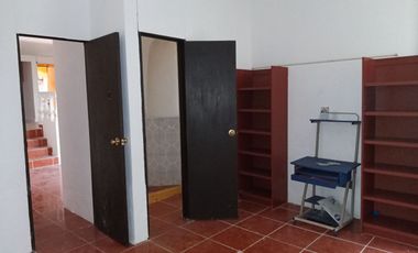 VENDO CASA DUPLEX MUY AMPLIA EN CALLE CERRADA A 10 MINUTOS DEL METROBUS EL CAMINERO EN TLALPAN