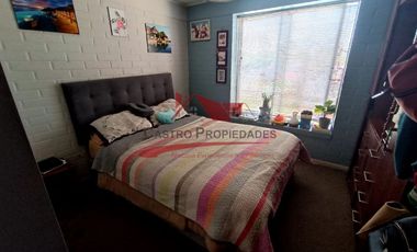 Hermosa Casa de Dos Pisos completamente solida, 3 Dormitorios, 2 Baños, Villa Los Altos de Quilicura, Comuna de Quilicura.