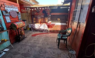 Hermosa Casa de Dos Pisos completamente solida, 3 Dormitorios, 2 Baños, Villa Los Altos de Quilicura, Comuna de Quilicura.