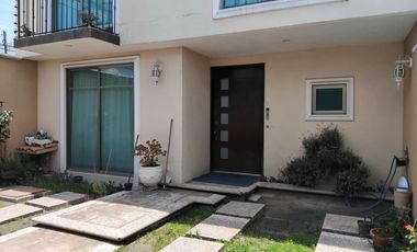 VENTA DE CASA EN ZINACANTEPEC - MUY CERCA DE ESCUELA SIGLO XXI, ESTACION DE TREN SUBURBANO -