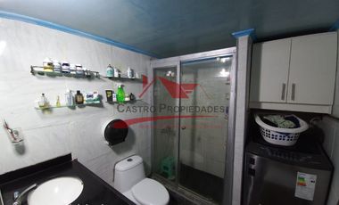 Casa de Dos Pisos con 4 Dormitorios, 1 Baño, Villa Santa Teresita, Comuna de Quilicura
