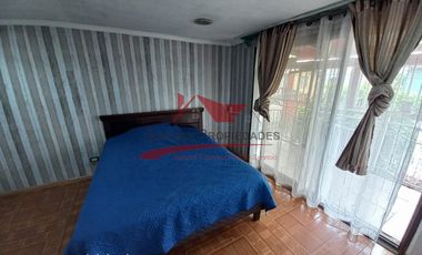 Casa de Dos Pisos con 4 Dormitorios, 1 Baño, Villa Santa Teresita, Comuna de Quilicura
