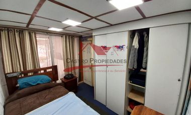 Casa de Dos Pisos con 4 Dormitorios, 1 Baño, Villa Santa Teresita, Comuna de Quilicura