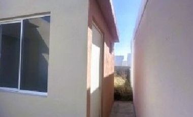 CIENEGA, VENDO CASA EN VILLAS DE ACRRIZALEJO, INDIVIDUAL UNA PLANTA ,