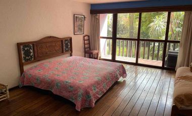 Increíble casa para remodelar en venta en San Angel Inn