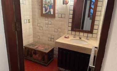 Increíble casa para remodelar en venta en San Angel Inn