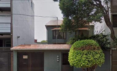 ¡Remate Bancario!, Casa en Avenida Clavería!