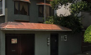 ¡Remate Bancario!, Casa en Avenida Clavería!