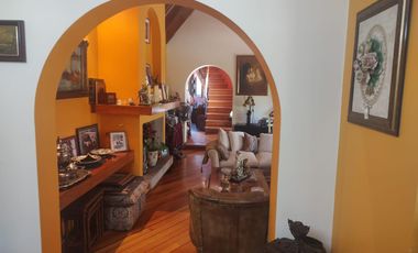 Se vende excelente casa en parcela de 5.000 m2 en loteo La Reina Talca