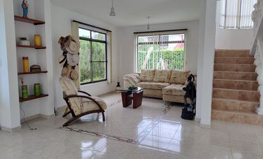 Venta Casa Campestre 460 m² con Piscina y Jacuzzi - Condominio La Colina, Girardot/Melgar.