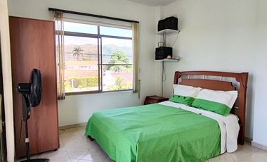 Venta Casa Campestre 460 m² con Piscina y Jacuzzi - Condominio La Colina, Girardot/Melgar.