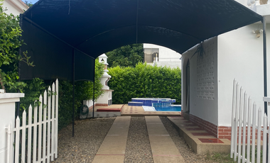 Venta Casa Campestre 460 m² con Piscina y Jacuzzi - Condominio La Colina, Girardot/Melgar.