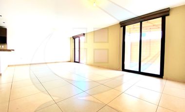 RENTA CASA CON ASADOR PRIVADA CON VIGILANCIA PUERTA REAL QUERETARO