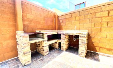 RENTA CASA CON ASADOR PRIVADA CON VIGILANCIA PUERTA REAL QUERETARO