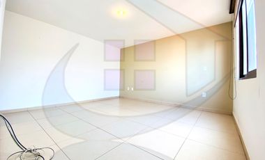 RENTA CASA CON ASADOR PRIVADA CON VIGILANCIA PUERTA REAL QUERETARO