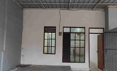 disewakan rumah siap huni cocok untuk rumah tinggal dan usaha di sayap pungkur