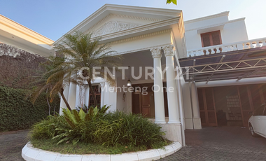 Luxury House for Rent with Private Pool in Menteng Inti, Central Jakarta – Land 1050 m², Building 1500 m²