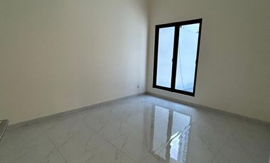 Di Jual Rumah  Modern Minimalis di Komplek Perumahan Kris Kencana Surabaya