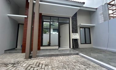 Di Jual Rumah  Modern Minimalis di Komplek Perumahan Kris Kencana Surabaya