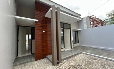 Di Jual Rumah  Modern Minimalis di Komplek Perumahan Kris Kencana Surabaya