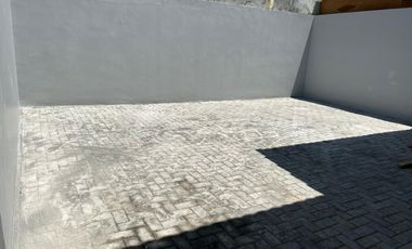 Di Jual Rumah  Modern Minimalis di Komplek Perumahan Kris Kencana Surabaya