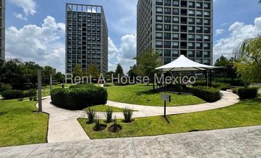 RENTA. Santa Fe Juriquilla - Departamento amueblado en planta baja, 3 recámaras