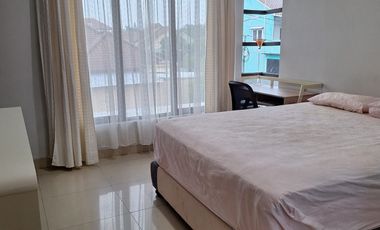 Rumah modern di kompleks Riverside Park kota Mataram