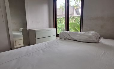 Rumah modern di kompleks Riverside Park kota Mataram