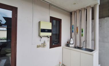 Rumah modern di kompleks Riverside Park kota Mataram