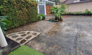 Rumah modern di kompleks Riverside Park kota Mataram