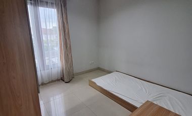 Rumah modern di kompleks Riverside Park kota Mataram