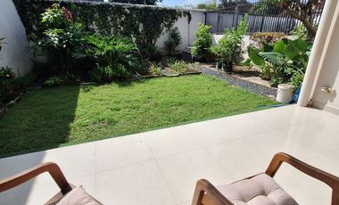 Rumah modern di kompleks Riverside Park kota Mataram