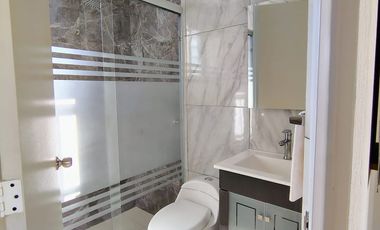 Casa en privada con seguridad , roof garden y alberca