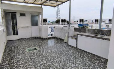 Casa en privada con seguridad , roof garden y alberca