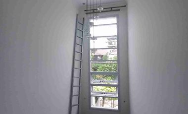 Rumah Baru DI Komplek Elit Duren sawit