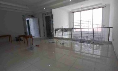 Rumah Baru DI Komplek Elit Duren sawit