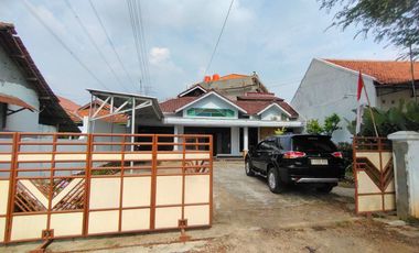 Investasi Tepat! Rumah Strategis 2 Lantai di Pekalongan, Depan Jalan Utama