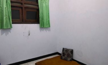 Investasi Tepat! Rumah Strategis 2 Lantai di Pekalongan, Depan Jalan Utama