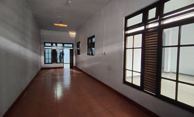 Investasi Tepat! Rumah Strategis 2 Lantai di Pekalongan, Depan Jalan Utama